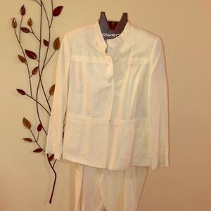 Women’s linen suit